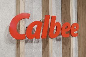 Calbee signage and logo